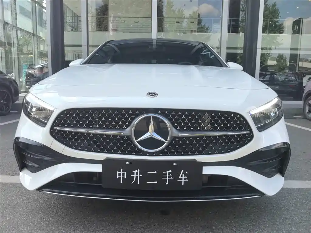 Mercedes-Benz A-Class A 2024 A 200 L Fashion