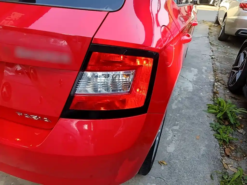 Skoda Fabia — миниатюра 8