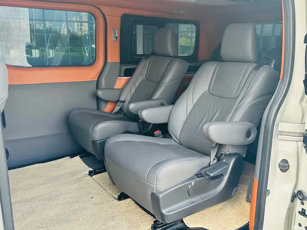 Toyota Granvia 2023 3.5L