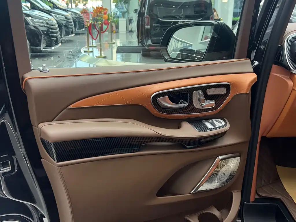 Mercedes-Benz V-Class V 2024 V 300 L Luxury