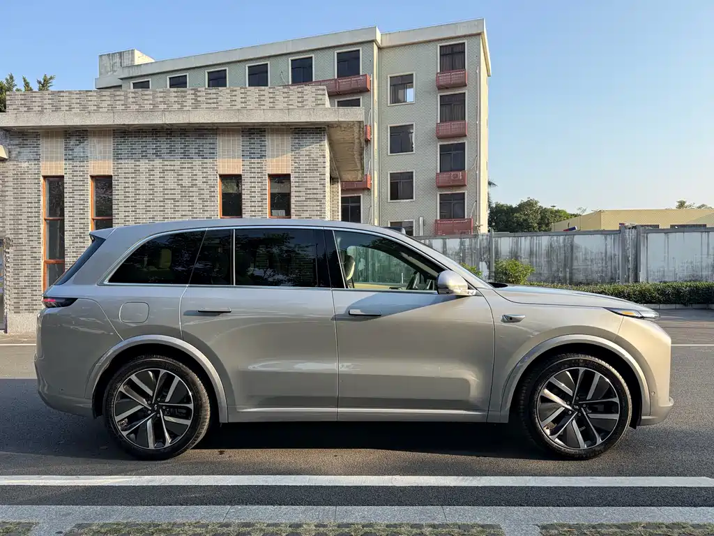 Li Auto IDEAL L8
