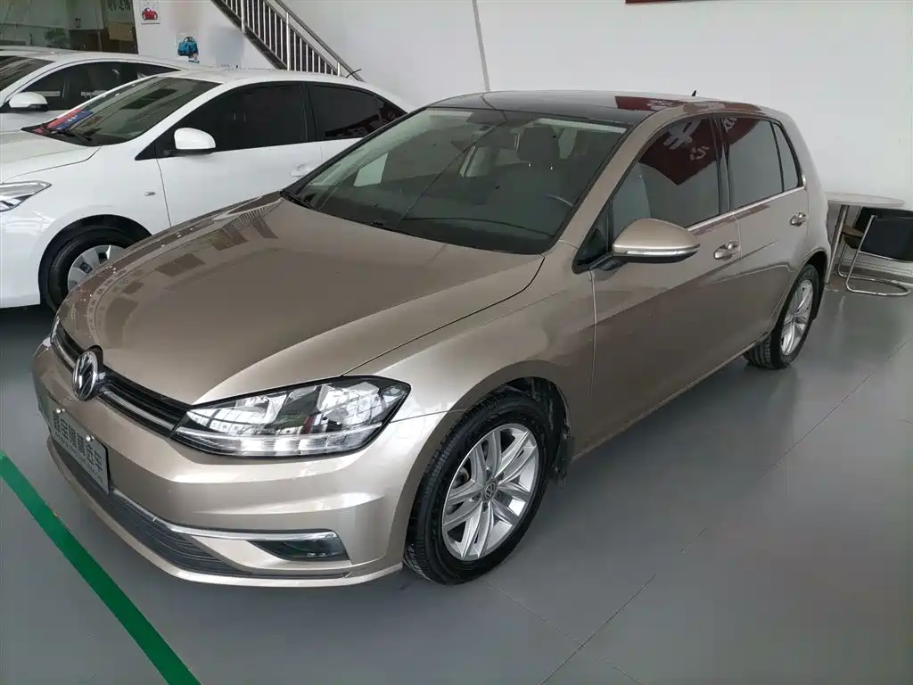 Volkswagen Golf 2019 1.6L AT Comfort V