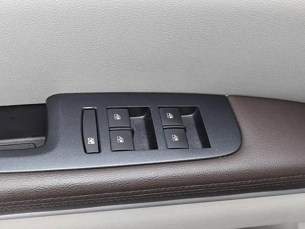 Buick GL8 — миниатюра 9
