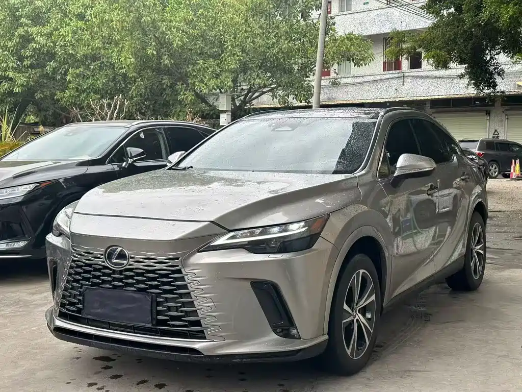 Lexus RX 2023