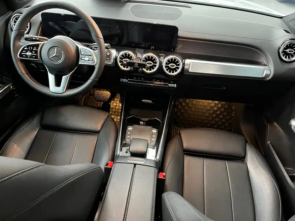 MERCEDES-BENZ GLB
