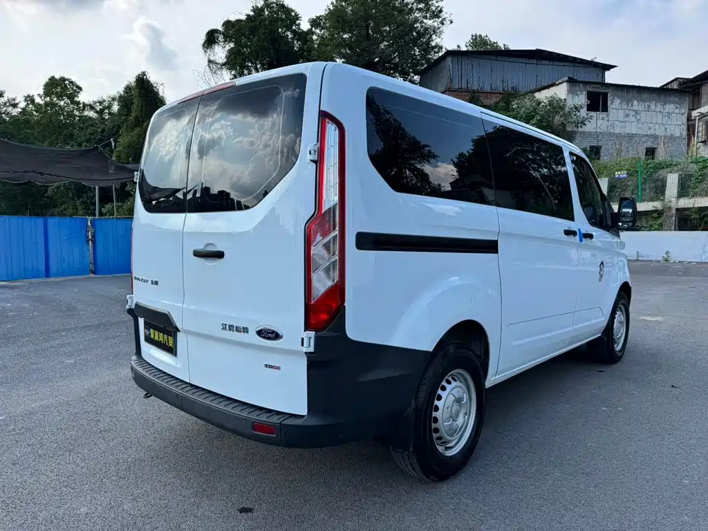 Ford Transit — миниатюра 4