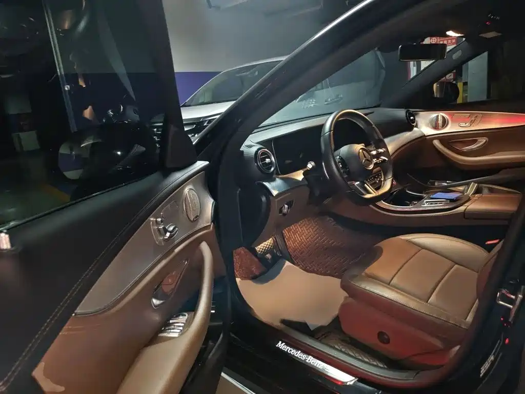 Mercedes-Benz E-Class — миниатюра 14