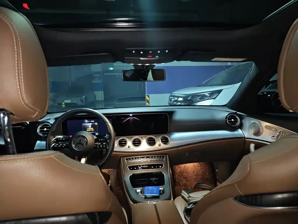 Mercedes-Benz E-Class — миниатюра 9