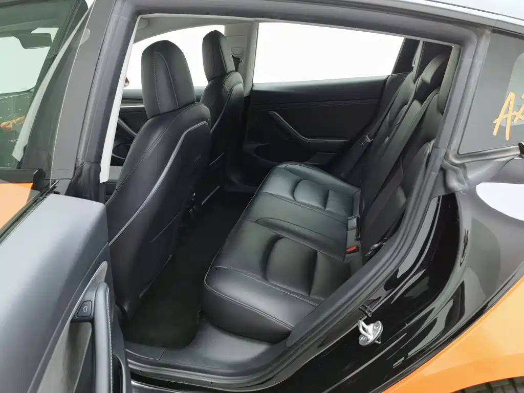 Tesla Model 3 — миниатюра 15