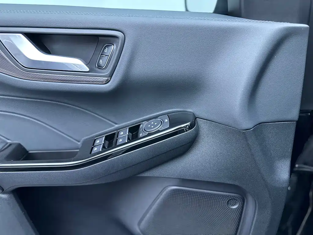 Ford Escape — миниатюра 14