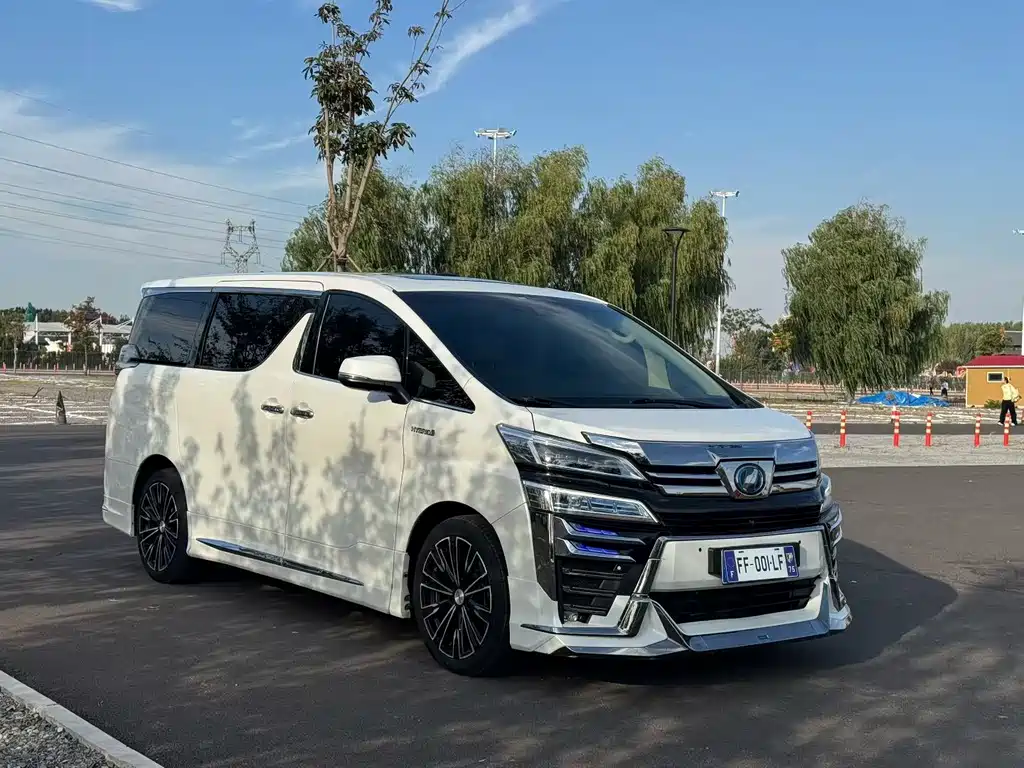 Toyota Vellfire — миниатюра 2