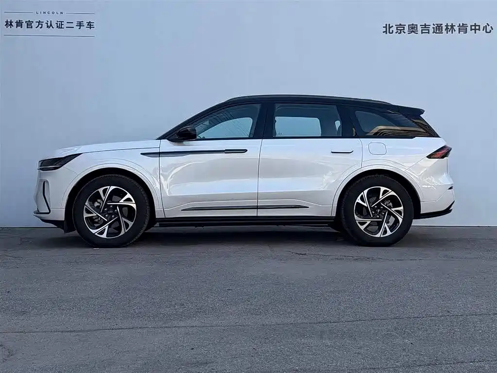 Lincoln Nautilus 2023 2.0T