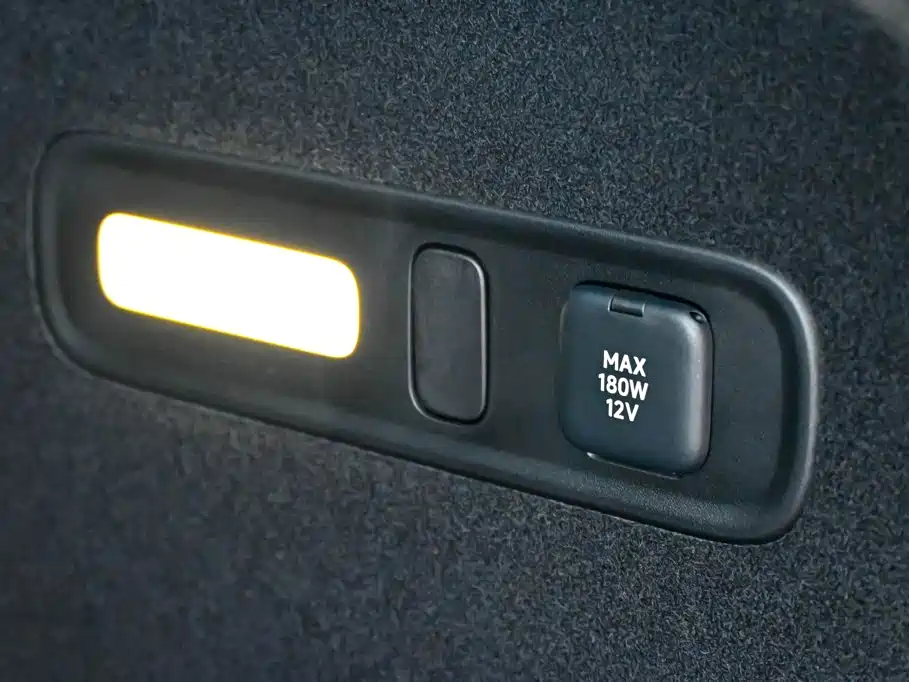 Xiaomi YU7 — миниатюра 34