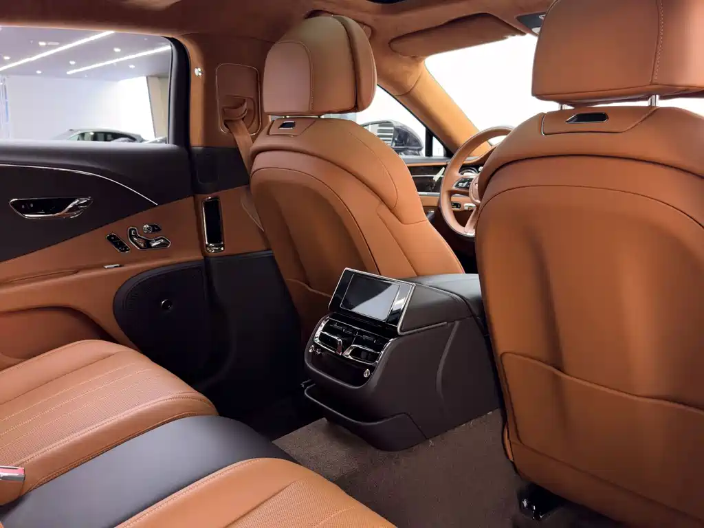 Bentley Flying Spur — миниатюра 34