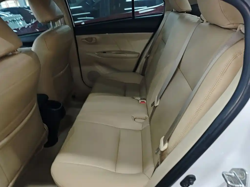 Toyota Yaris L — миниатюра 17