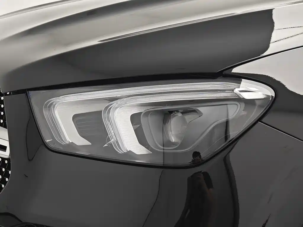 Mercedes-Benz GLE (Import) — миниатюра 16