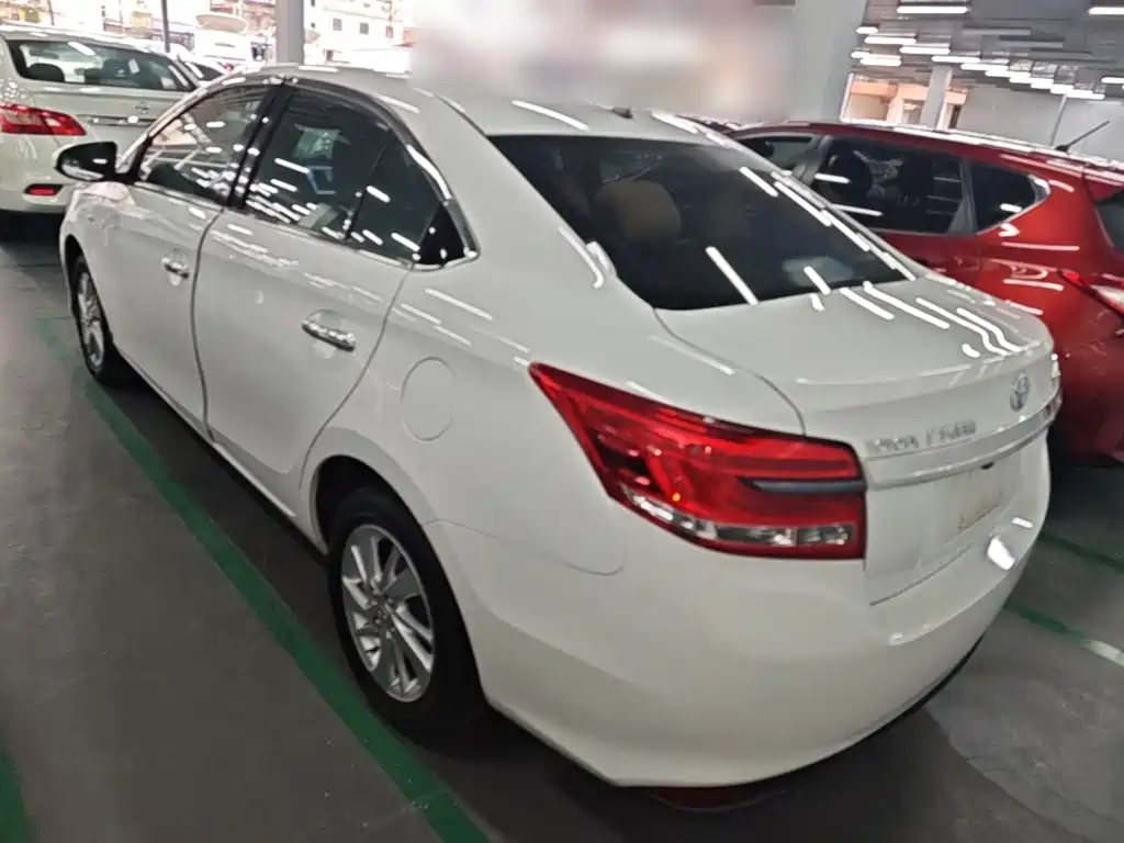 Toyota Yaris L — миниатюра 5