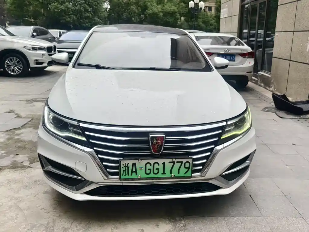 ROEWE I6 NEW ENERGY