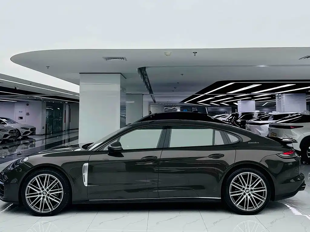 Porsche Panamera — миниатюра 3