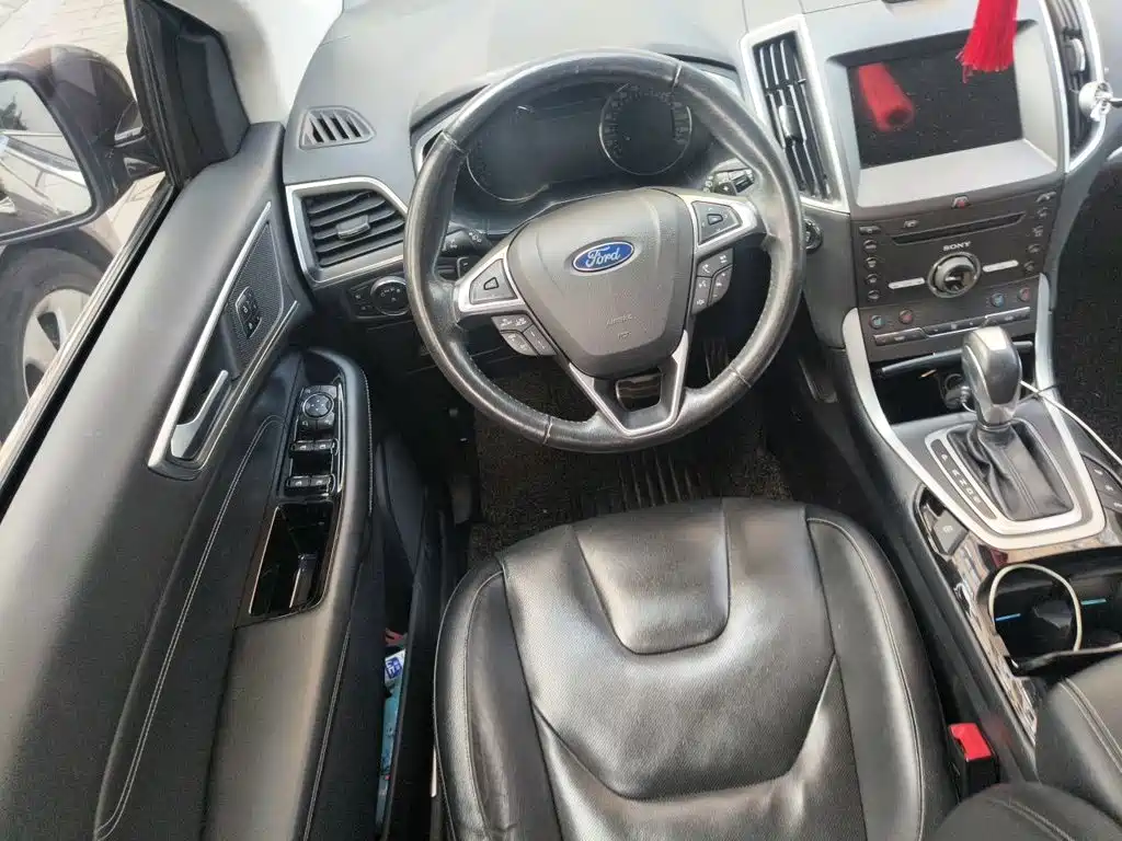 Ford Edge — миниатюра 12