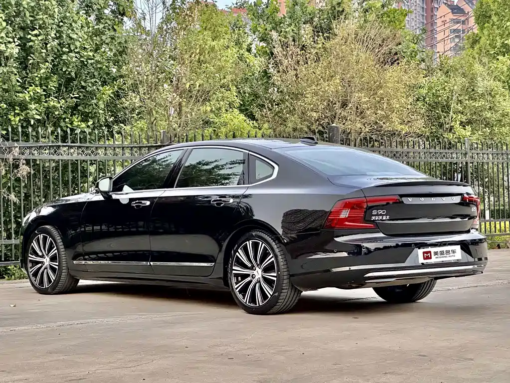 Volvo S90 — миниатюра 7