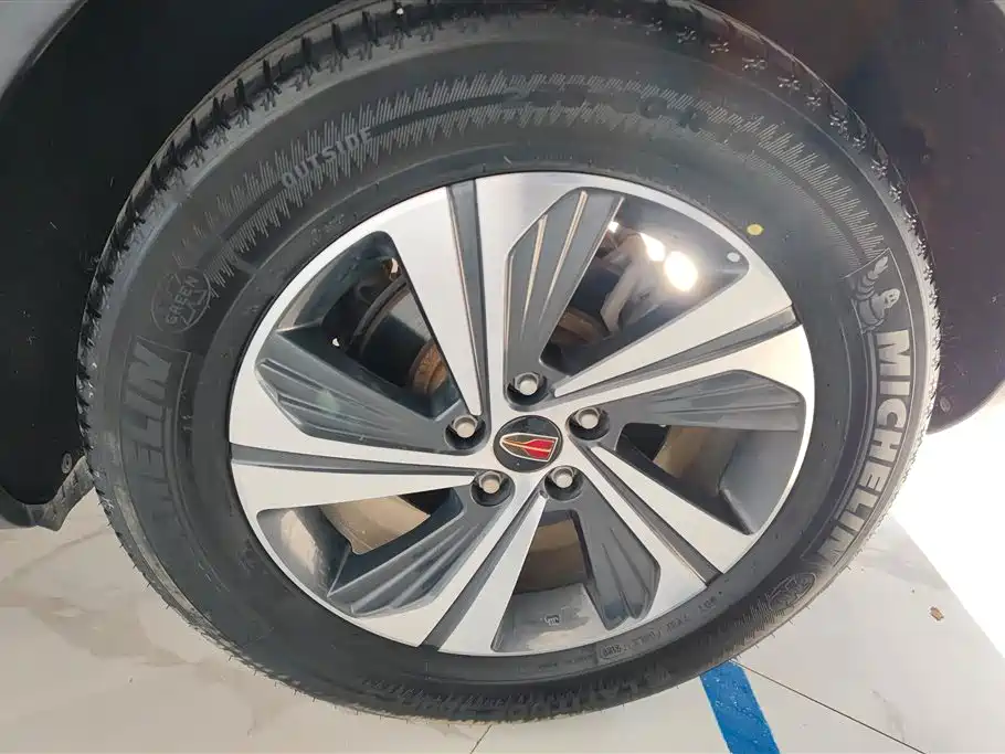Hongqi HS5 2019 2.0T