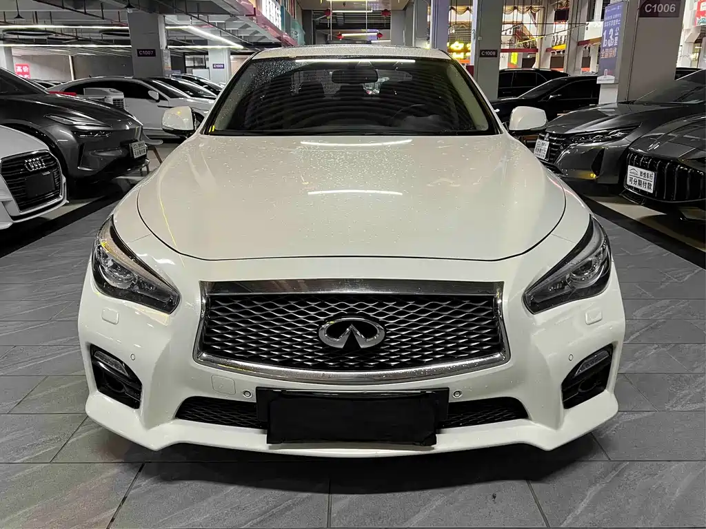 Infiniti Q50 2014 3.7L Luxury Sport Edition