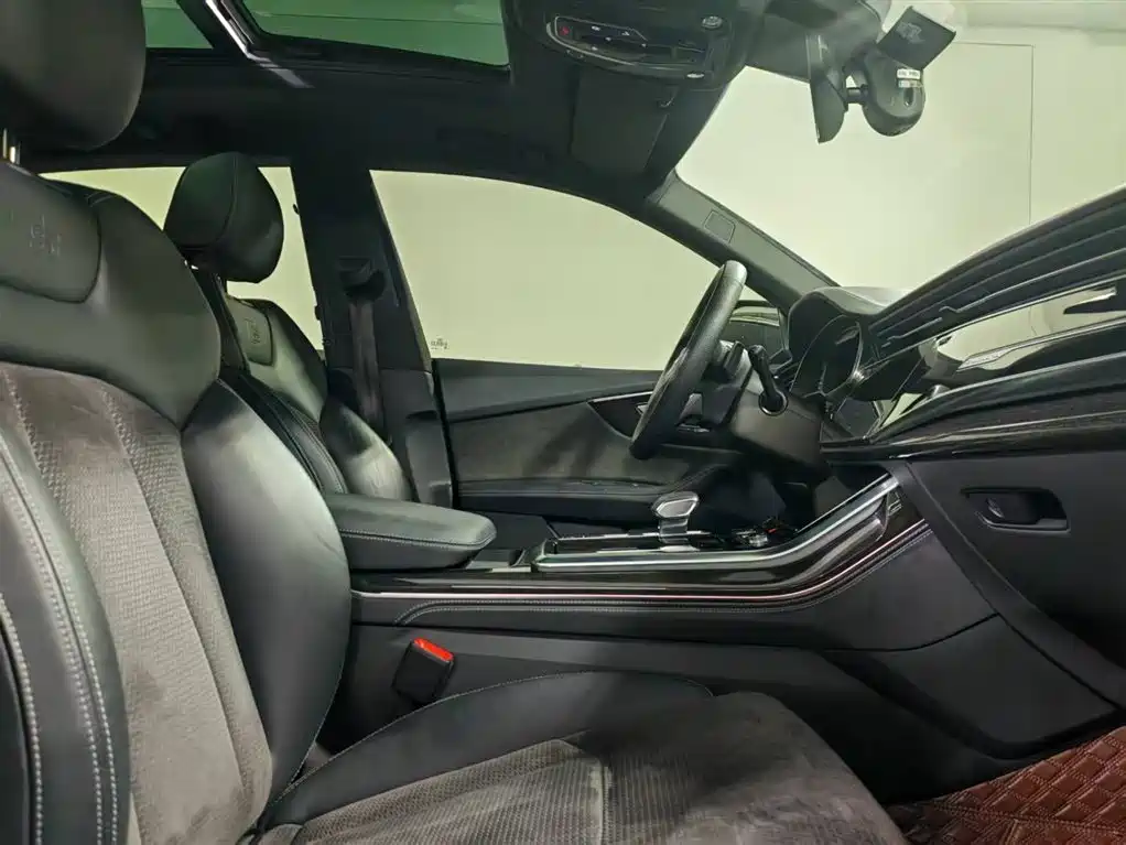 Audi Q8 2021 55 TFSI