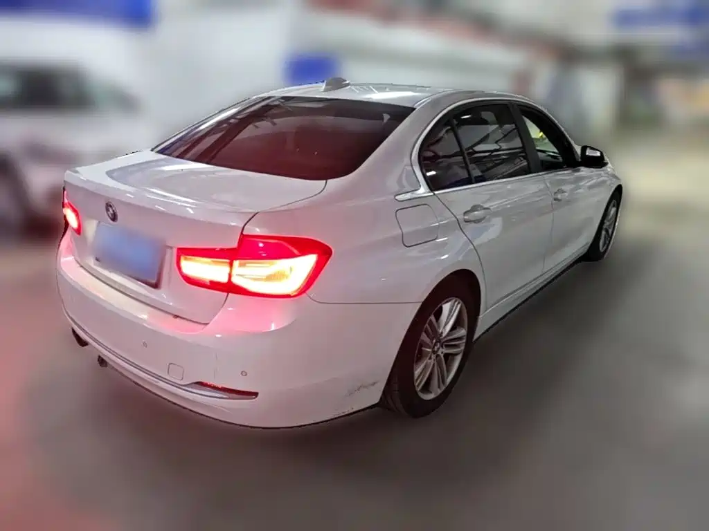 BMW 3 Series — миниатюра 10