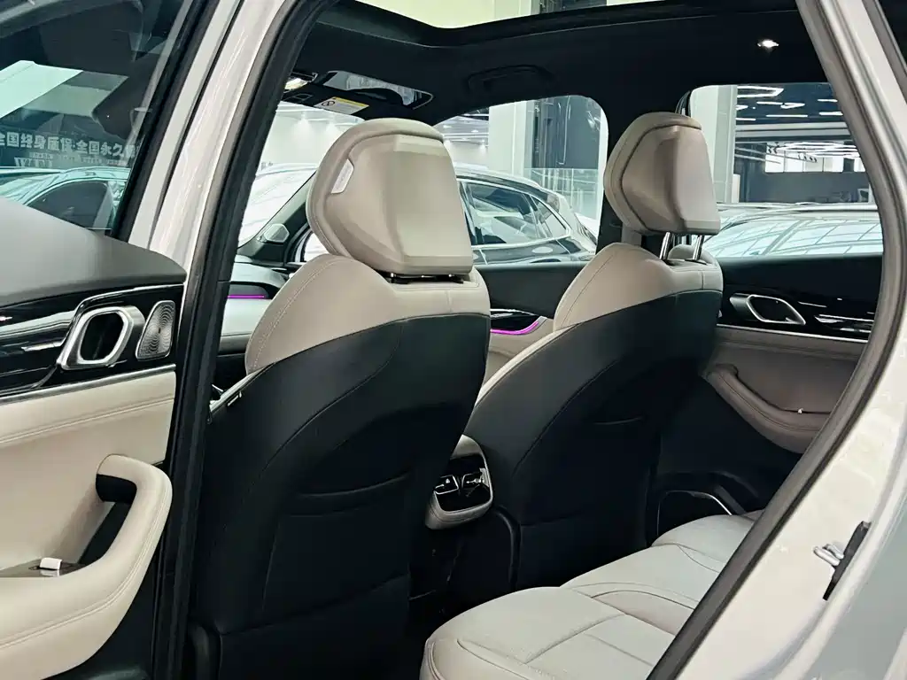 Geely Boyue L — миниатюра 6