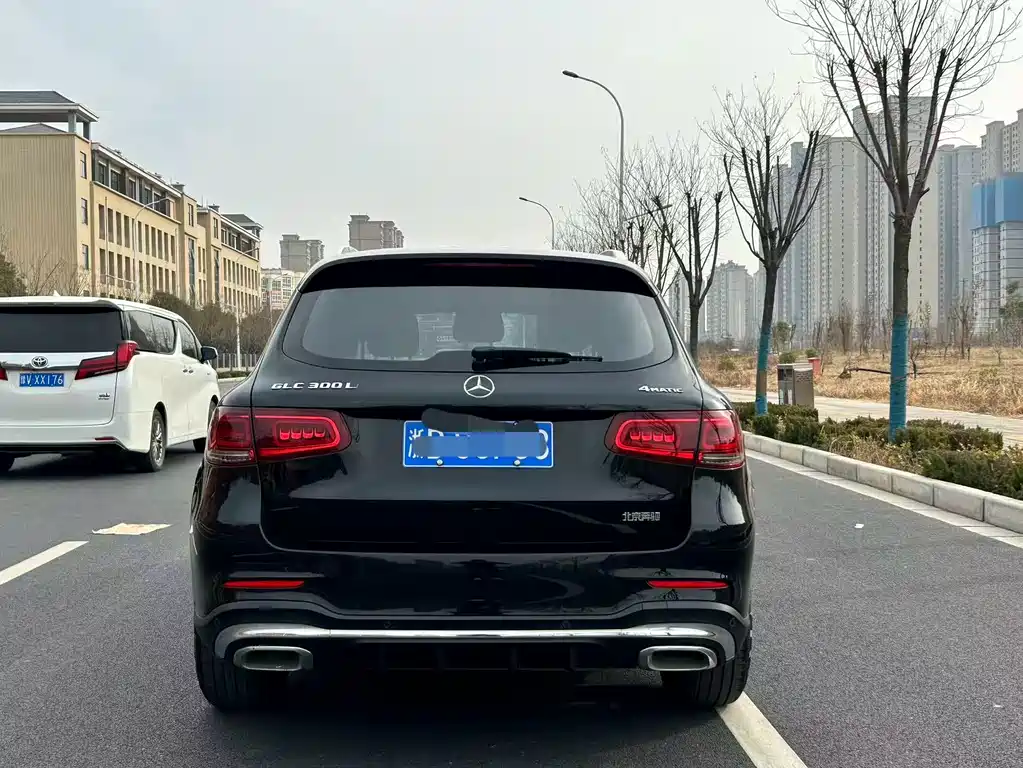 MERCEDES-BENZ GLC