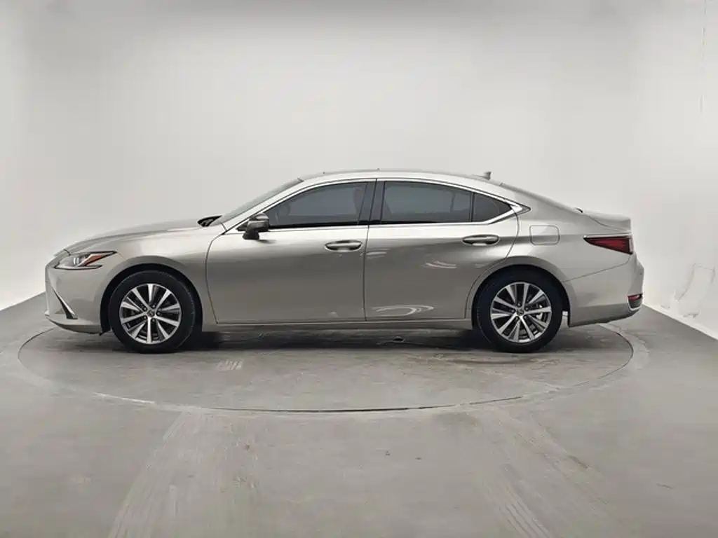 Lexus ES — миниатюра 2