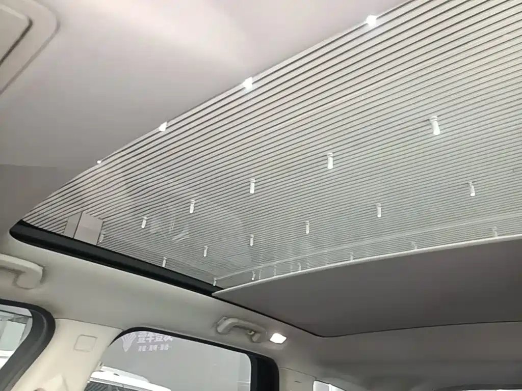 Land Rover Discovery Sport — миниатюра 18
