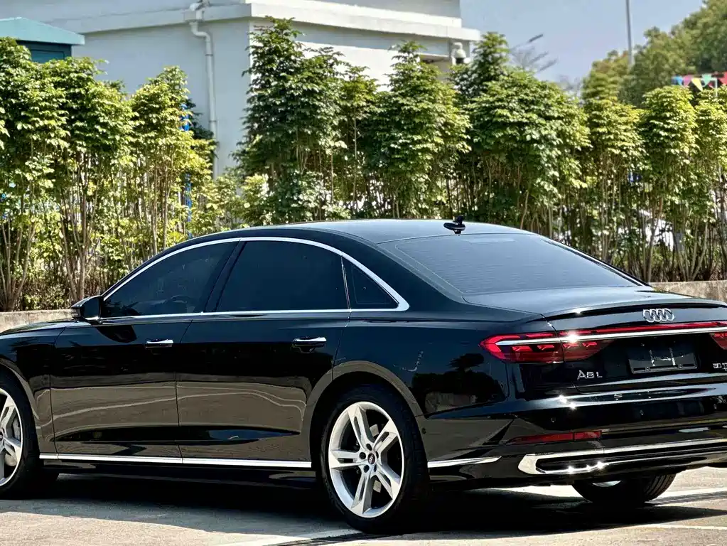 Audi A8 — миниатюра 6