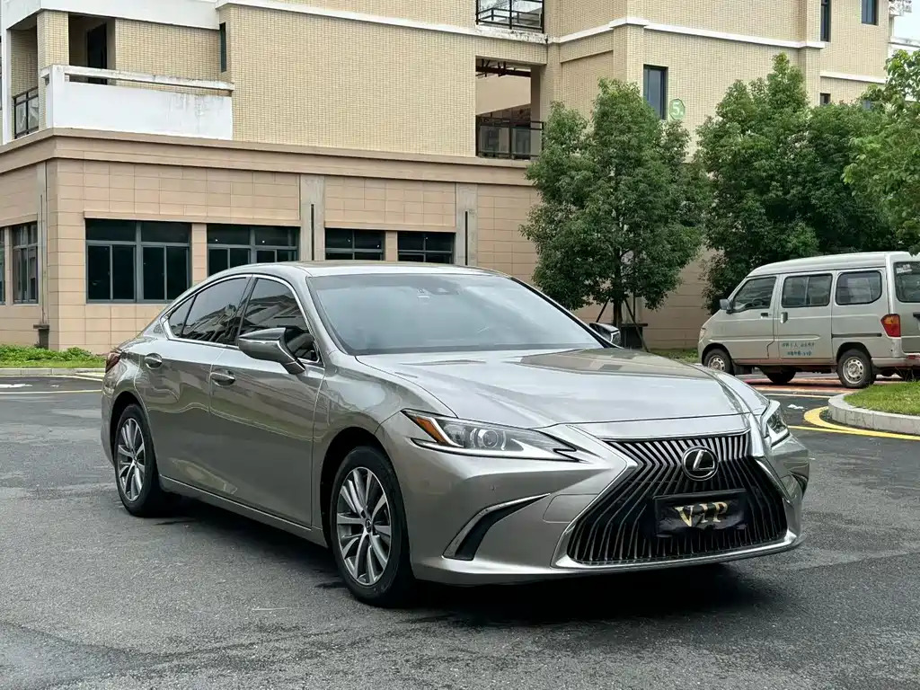 Lexus ES — миниатюра 3