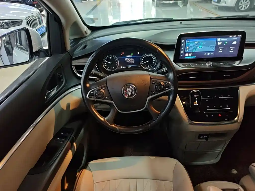 Buick GL8 — миниатюра 7