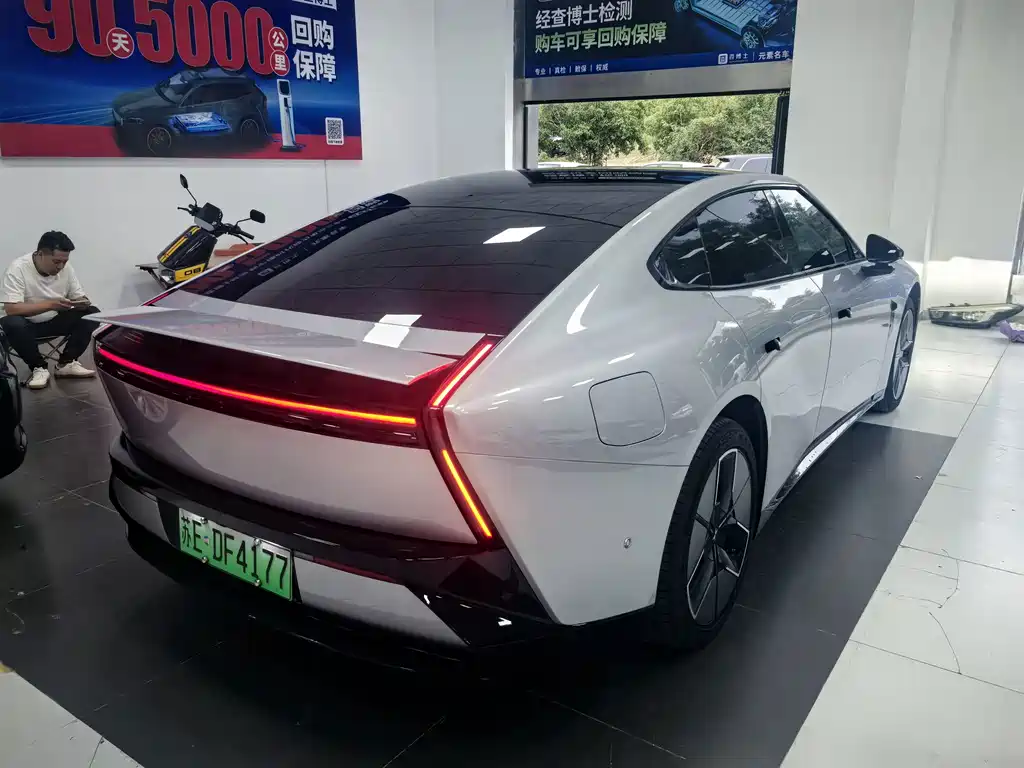 XPeng P7 — миниатюра 7