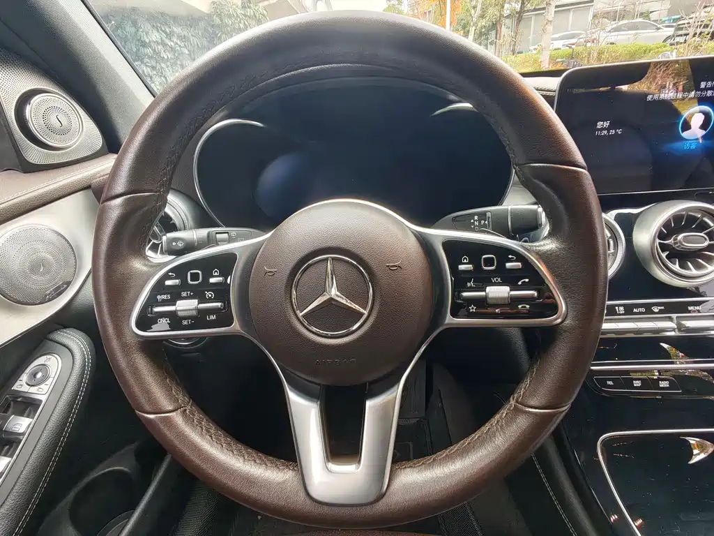 MERCEDES-BENZ GLC