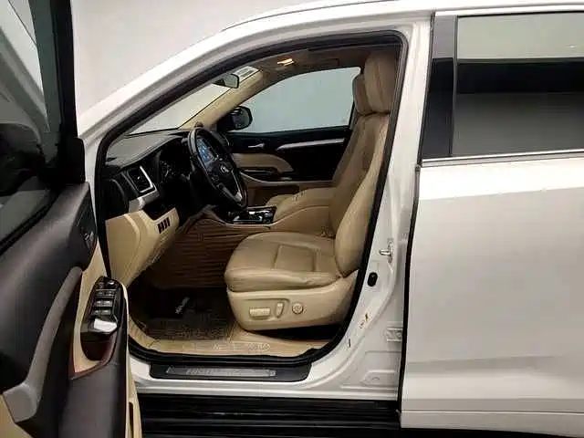 Toyota Highlander — миниатюра 12