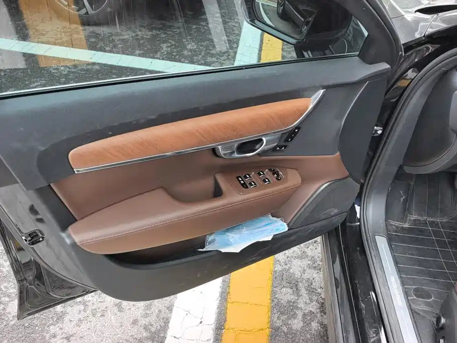 Volvo S90 PHEV — миниатюра 7
