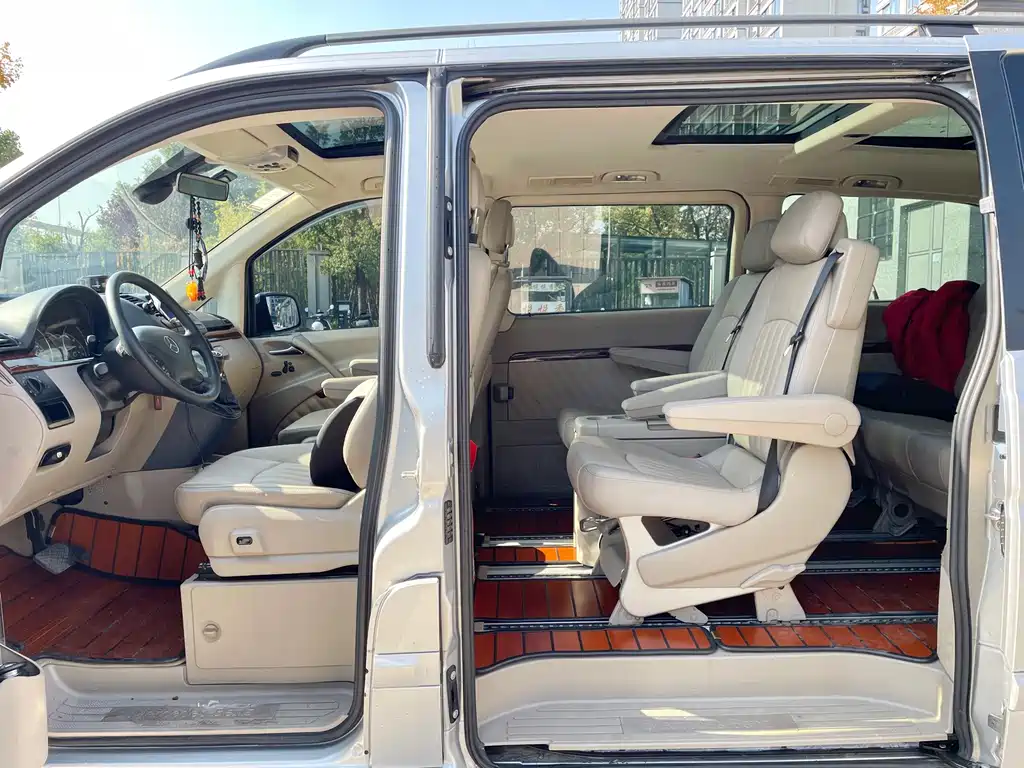 Mercedes-Benz Viano — миниатюра 6