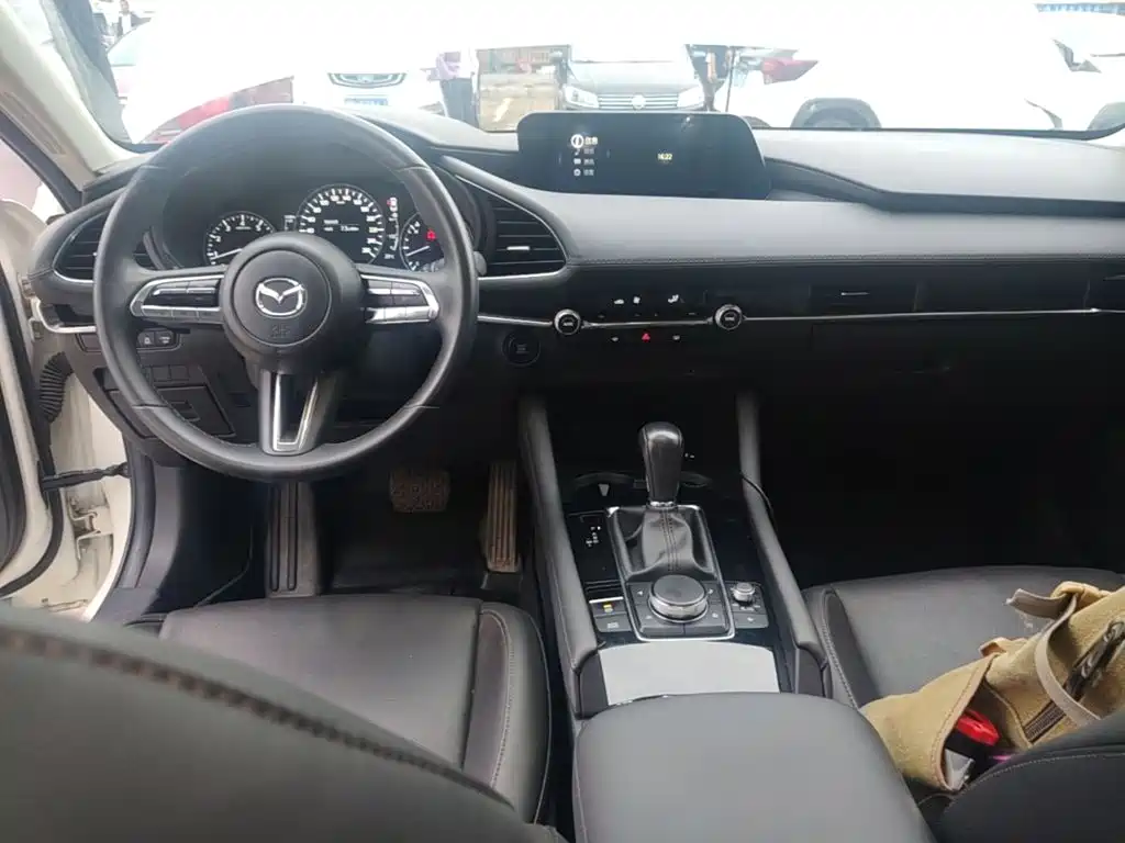 Mazda 3 Axela — миниатюра 10