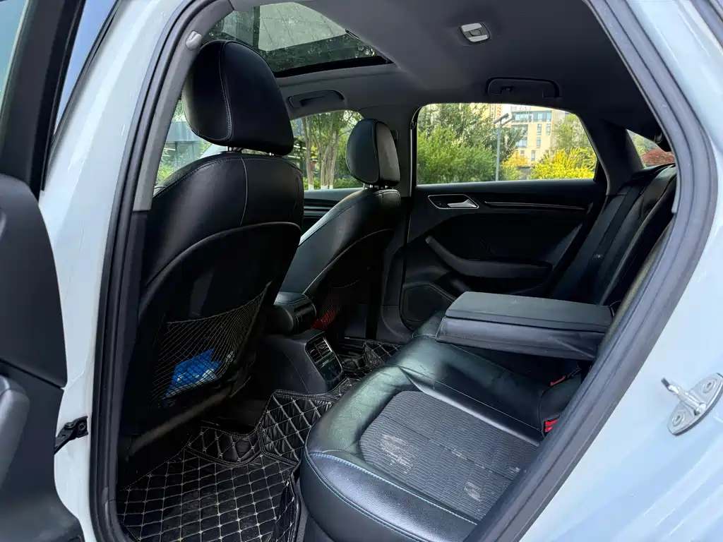 Audi A3 2019 Limousine 35 TFSI Fashion V