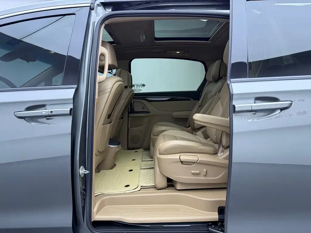 Buick GL8 — миниатюра 6