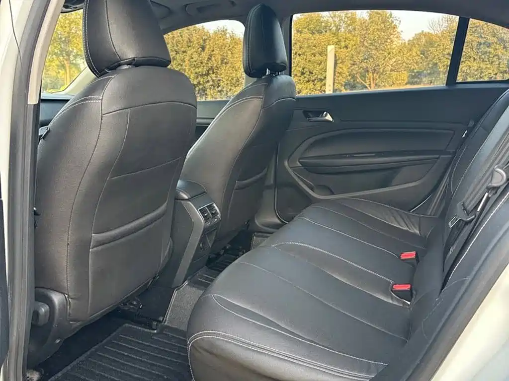 Peugeot 408 — миниатюра 7