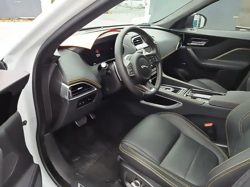 Jaguar F-PACE — миниатюра 16