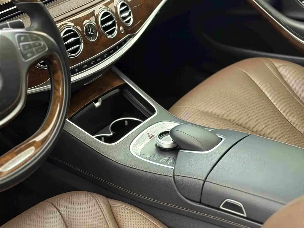 Mercedes-Benz S-Class — миниатюра 12