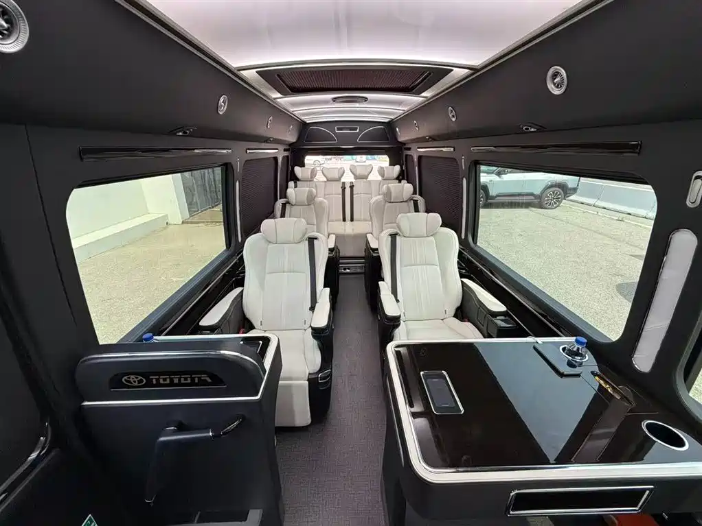 Toyota Coaster — миниатюра 20