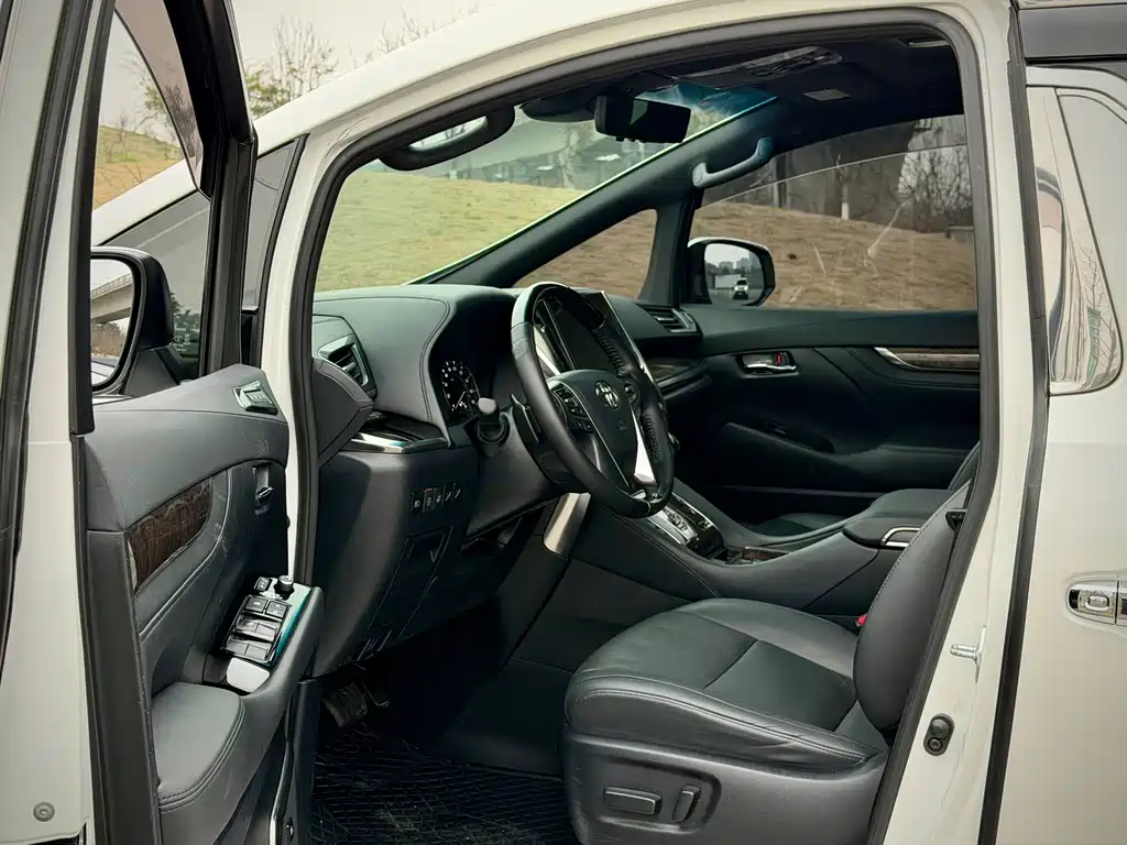 Toyota Vellfire 2021 2.5L HV