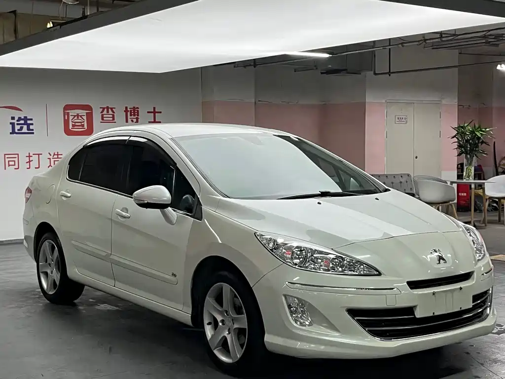Peugeot 408 2013 2.0L AT Comfort